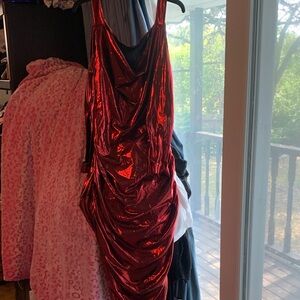 ♥️♥️♥️LONG SLEEVE COLD SHOULDER RUCHED SIDES SHINY RED DRESS SIZE XXL♥️♥️♥️